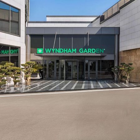 Отель Wyndham Garden Баку Экстерьер фото