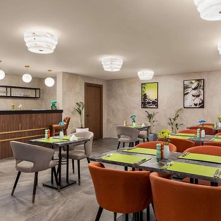 Отель Wyndham Garden Баку Экстерьер фото