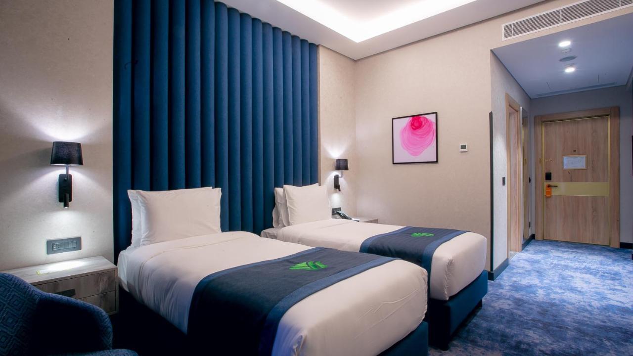 Отель Wyndham Garden Баку Экстерьер фото